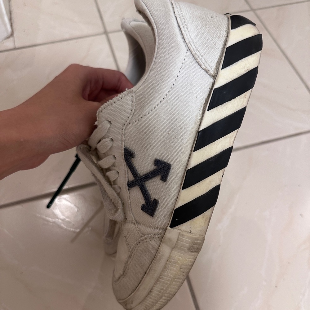 off white shoes - Picture 3 of 5